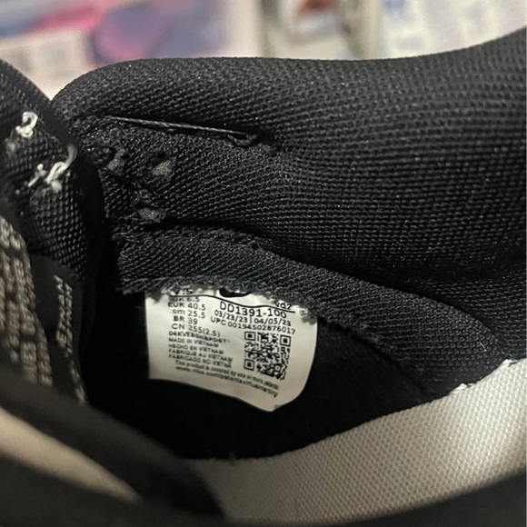 Nike Dunks - Picture 3 of 3